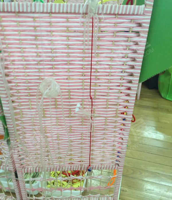 幼儿园美工区穿编编织区图片