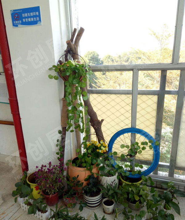 幼儿园走廊转角布置图片