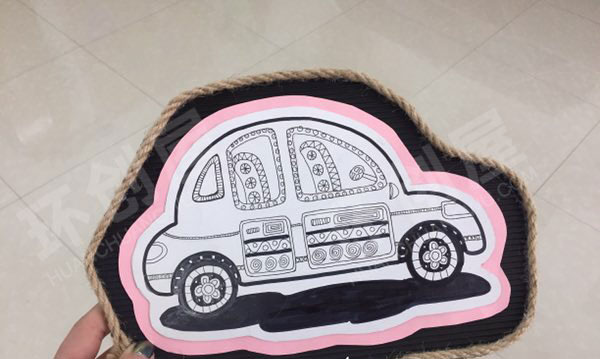 幼儿园线描画作品展示环创图片