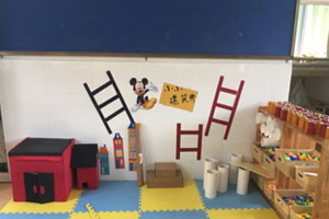 幼儿园建构区小小建筑师材料环创图片2张