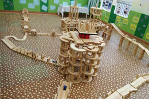 幼儿园建构区小小建筑师环创图片6张