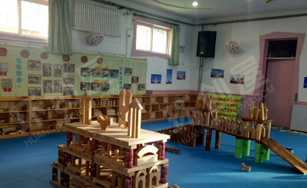幼儿园建构区积木搭建城堡图片