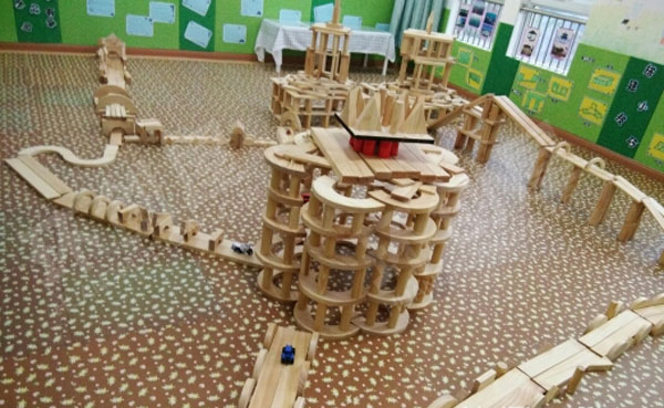幼儿园建构区小小建筑师环创图片