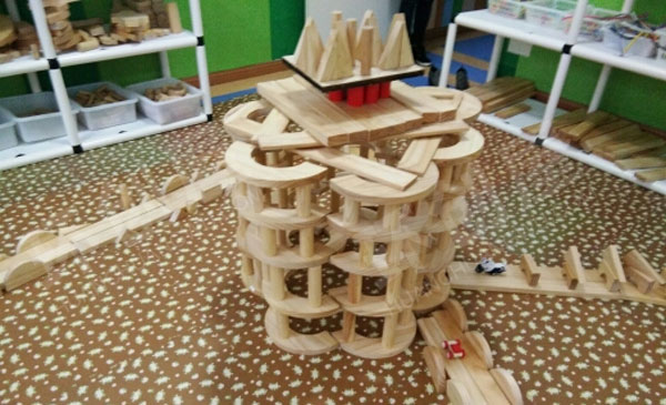 幼儿园建构区小小建筑师环创图片