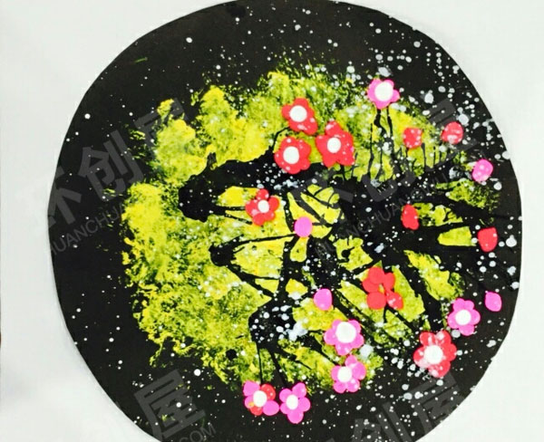 幼儿园美工区水粉画桃花朵朵开图片