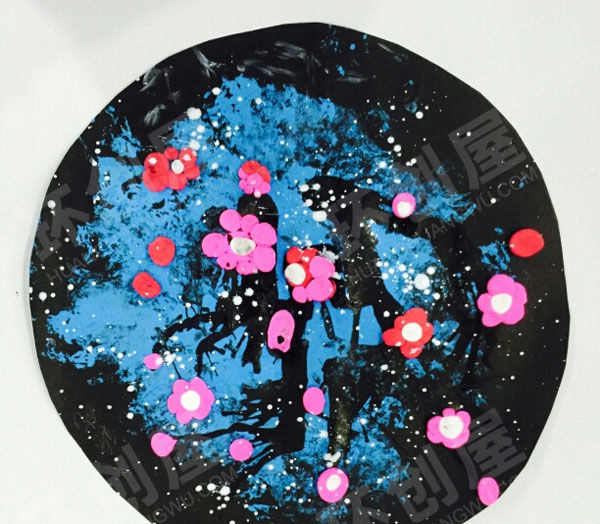 幼儿园美工区水粉画桃花朵朵开图片