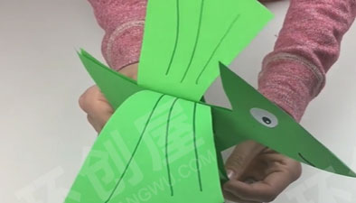 幼儿园美工区会飞的翼龙图片