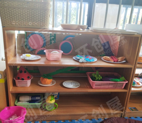 幼儿园角色区可以操作的娃娃家图片
