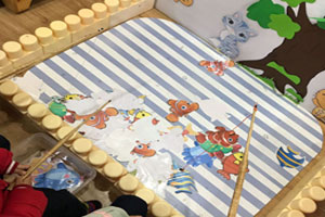 幼儿园益智区各种自制玩教具环创图片7张