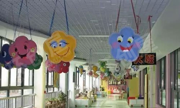 幼儿园走廊屋顶吊挂饰图片