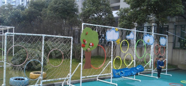 幼儿园户外运动多种器械环创图片