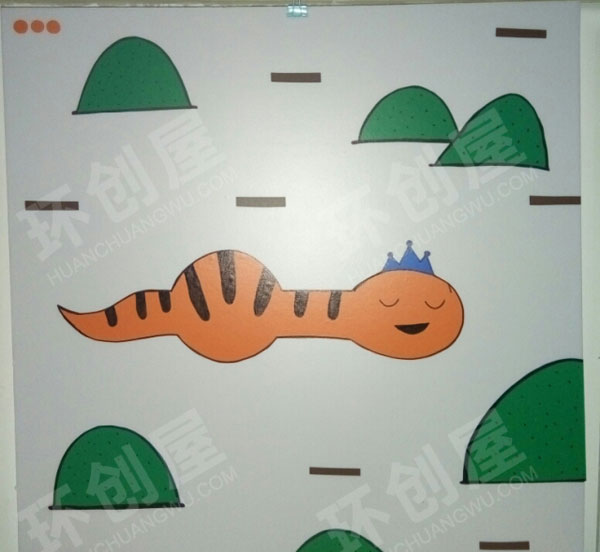 幼儿园阅读区好饿的小蛇看图讲故事环创图片