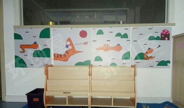 幼儿园阅读区好饿的小蛇看图讲故事环创图片