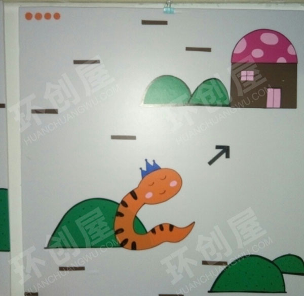 幼儿园阅读区好饿的小蛇看图讲故事环创图片