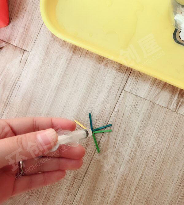 幼儿园水的张力的科学实验图片