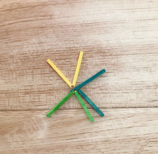 幼儿园水的张力的科学实验图片