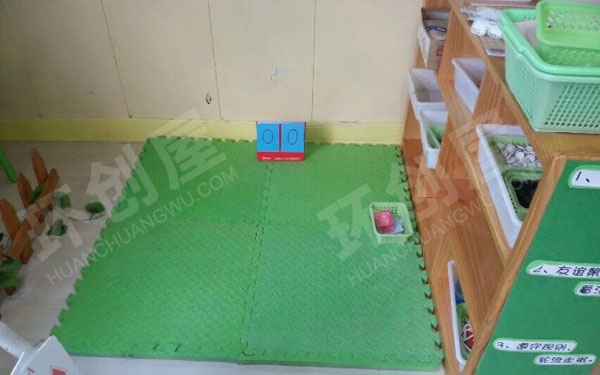 幼儿园益智区棋类区游戏图片