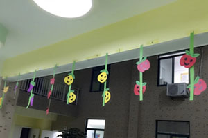 幼儿园环创秋天挂饰图片3张
