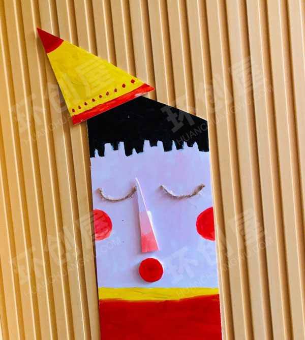 幼儿园走廊楼梯卡通人环创图片
