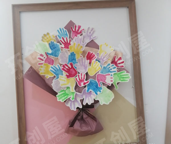 幼儿园粉红系走廊楼梯墙面装饰图片