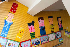 幼儿园走廊楼梯卡通人环创图片10张