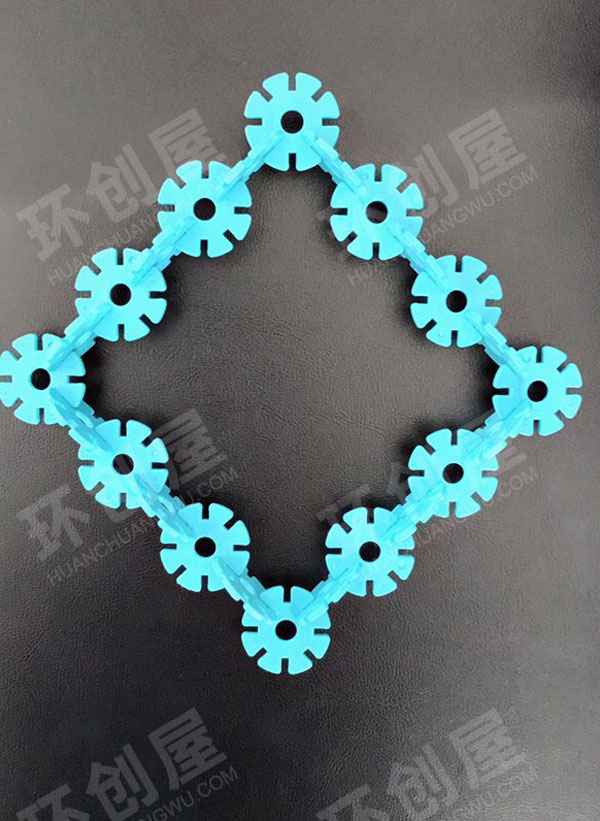 幼儿园建构区雪花片拼图形图片