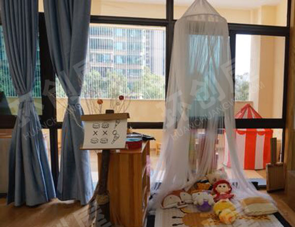 幼儿园简单温馨的阅读区图片