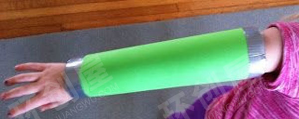 幼儿园角色游戏小医院中的自制材料图片