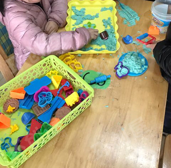 幼儿园益智区自制各种环保玩教具图片