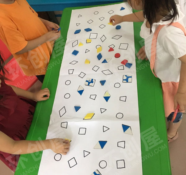 幼儿园益智区投放材料环创图片