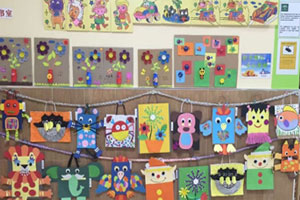 幼儿园墙面布置美术作品图片3张