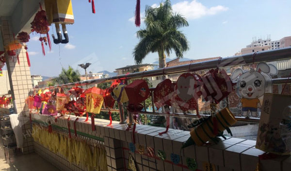幼儿园元宵节走廊挂饰灯笼图片