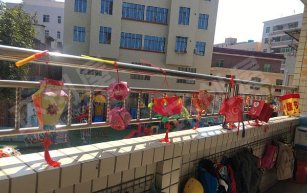 幼儿园元宵节走廊挂饰灯笼图片