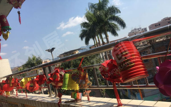 幼儿园元宵节走廊挂饰灯笼图片
