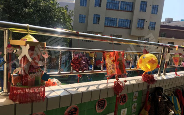 幼儿园元宵节走廊挂饰灯笼图片