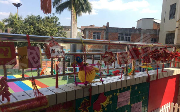 幼儿园元宵节走廊挂饰灯笼图片