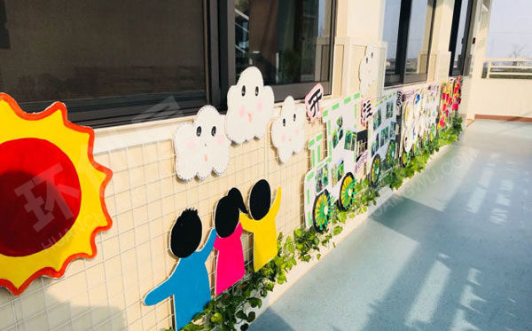 幼儿园走廊美丽的春天主题环创图片