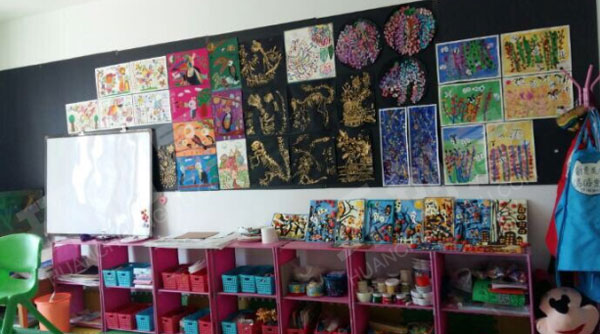 幼儿园美术室夸张创意作品展示图片
