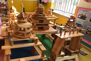 幼儿园建构区城堡搭建图片5张
