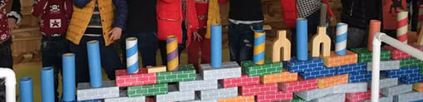 幼儿园建构区桥的搭建图片