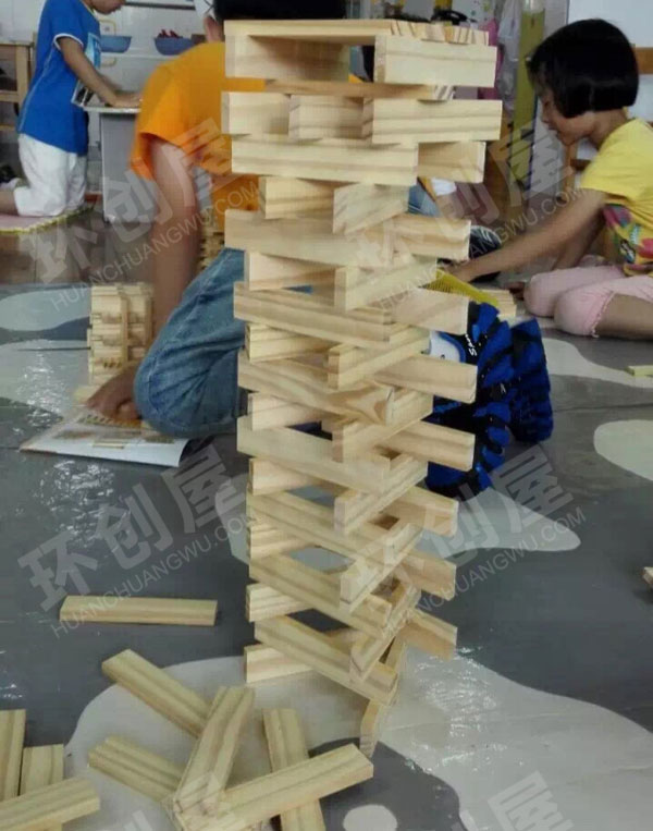 幼儿园建构区大木块积木搭建图片