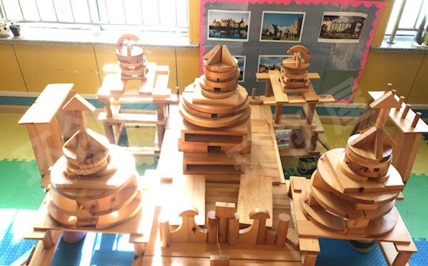 幼儿园建构区城堡搭建图片