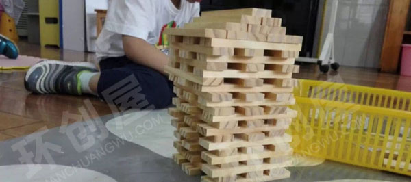 幼儿园建构区大木块积木搭建图片