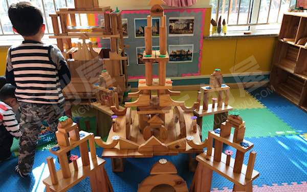 幼儿园建构区城堡搭建图片