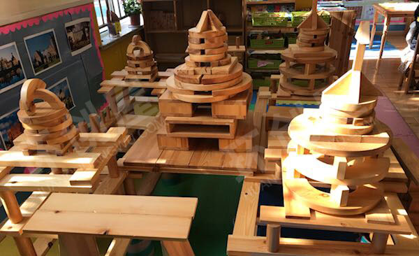 幼儿园建构区城堡搭建图片