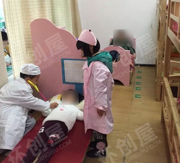 幼儿园小医院角色扮演图片