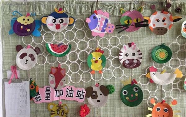幼儿园纸盘变身墙面布置图片