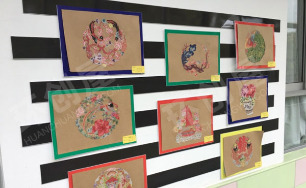 幼儿园走廊作品陈设图片