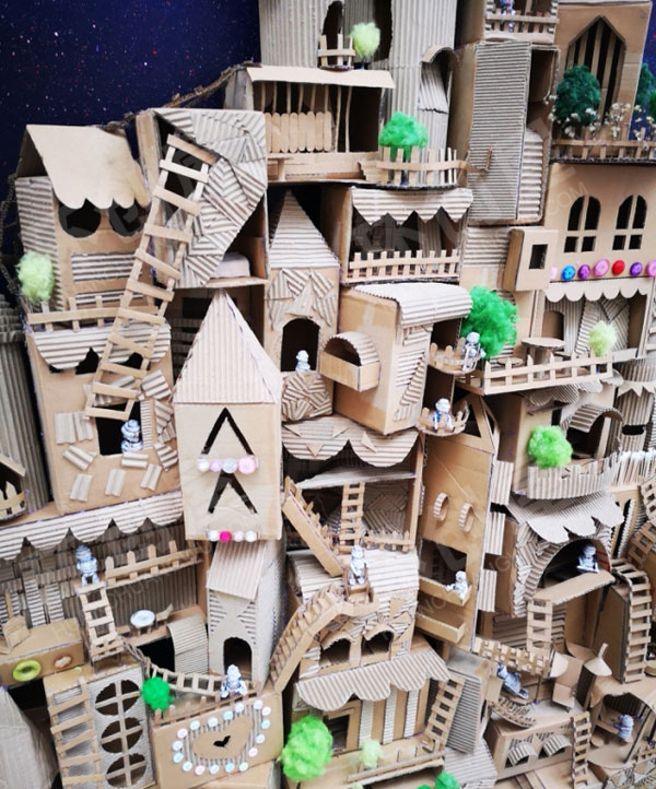 幼儿园纸箱废物利用各种房子作品展示图片