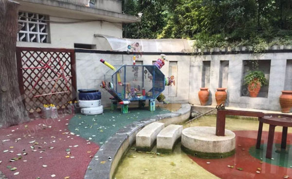 幼儿园简单美观户外一角图片